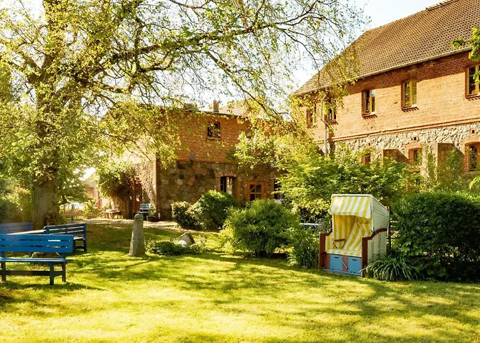 In Mit Grossem Garten By Interhome *