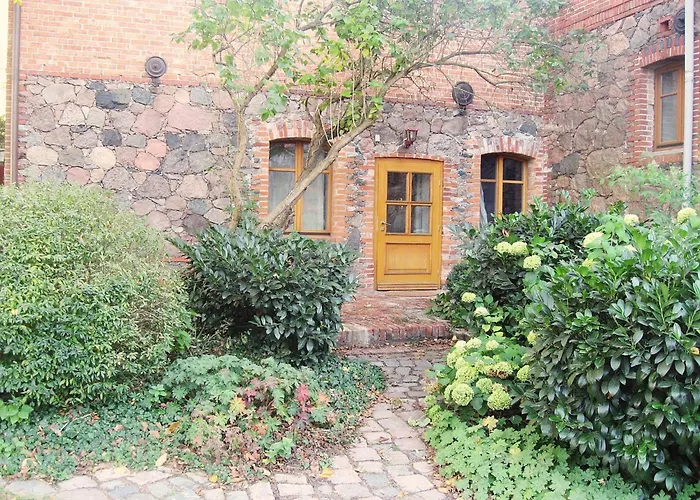 In Mit Grossem Garten By Interhome Lejlighed *